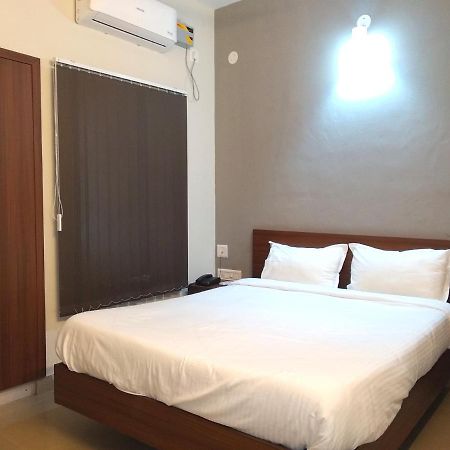 Aspire Maradu Hotel Kochi Ngoại thất bức ảnh