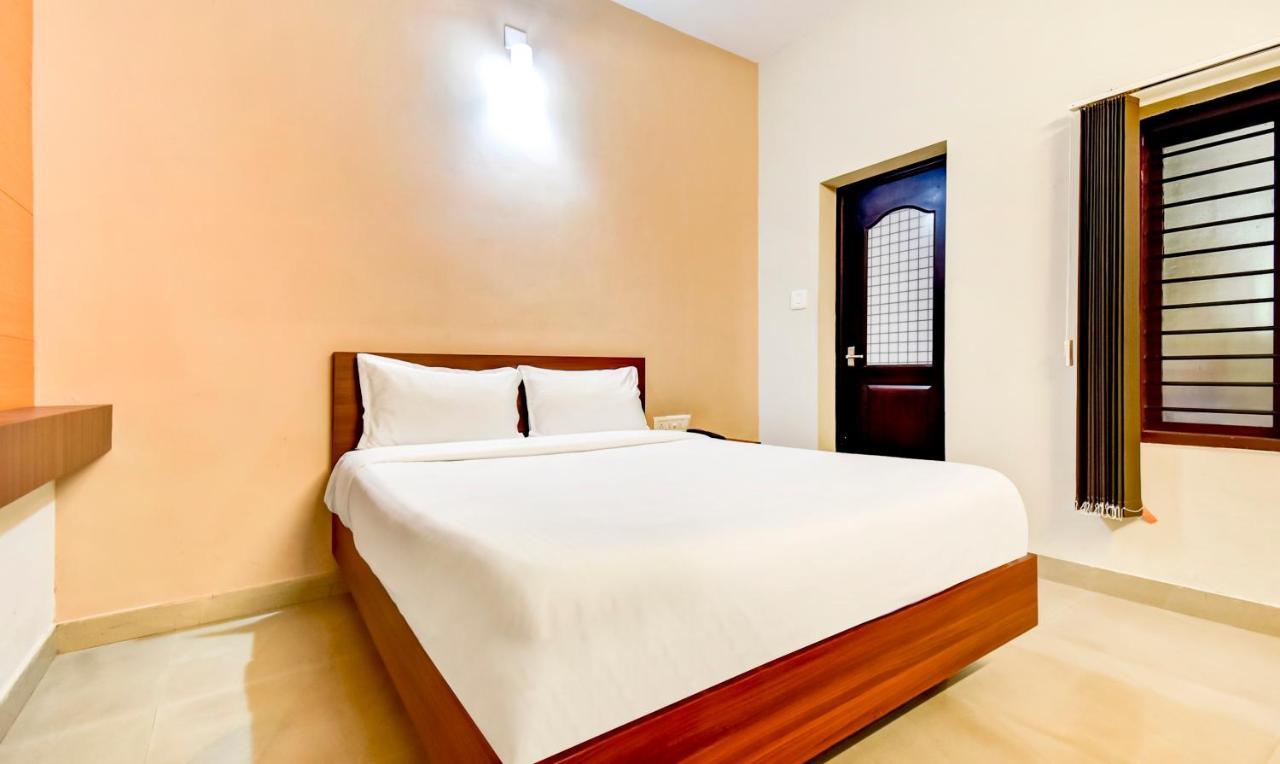 Aspire Maradu Hotel Kochi Ngoại thất bức ảnh