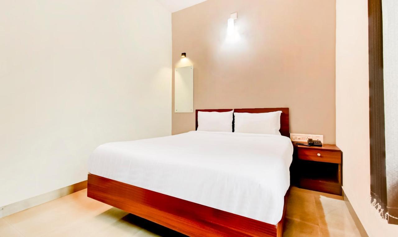 Aspire Maradu Hotel Kochi Ngoại thất bức ảnh