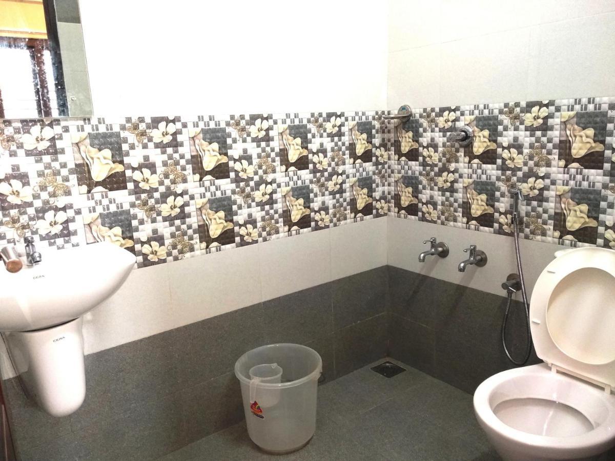 Aspire Maradu Hotel Kochi Ngoại thất bức ảnh