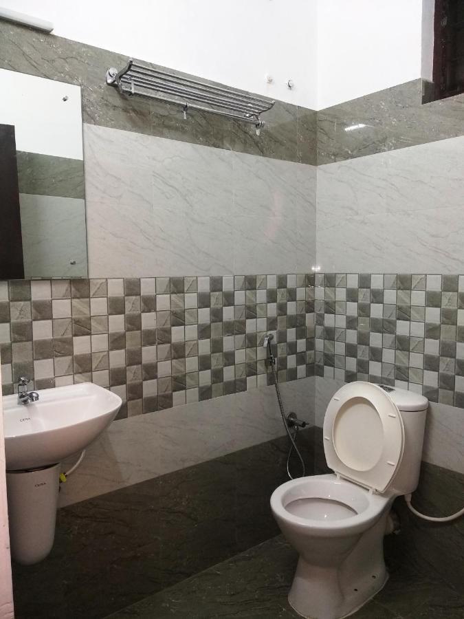 Aspire Maradu Hotel Kochi Ngoại thất bức ảnh